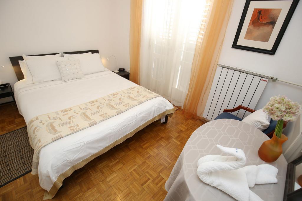 Apartment Prokonzul 2Br Apartment In Old Town